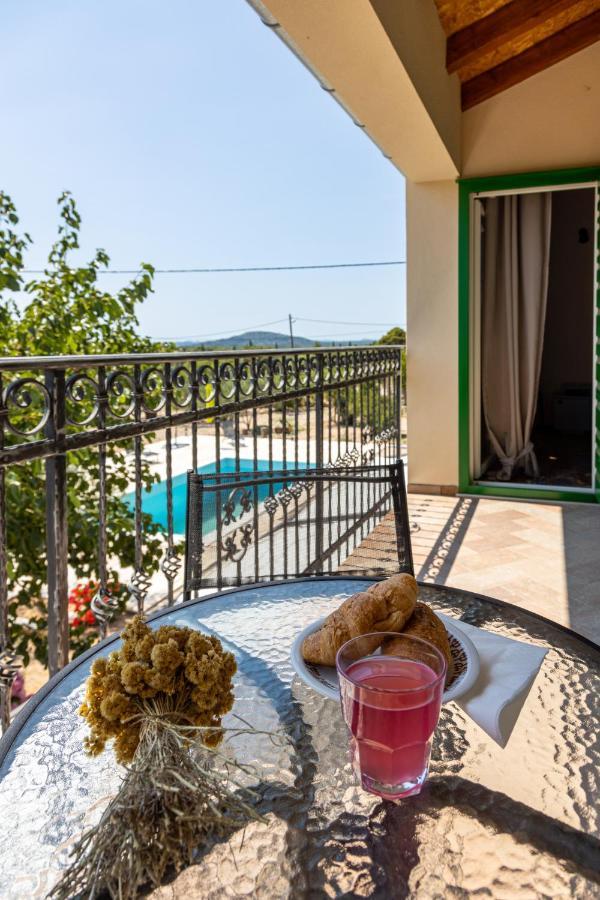 ピロヴァッツ Marcelovi Dvori Bed & Breakfast エクステリア 写真